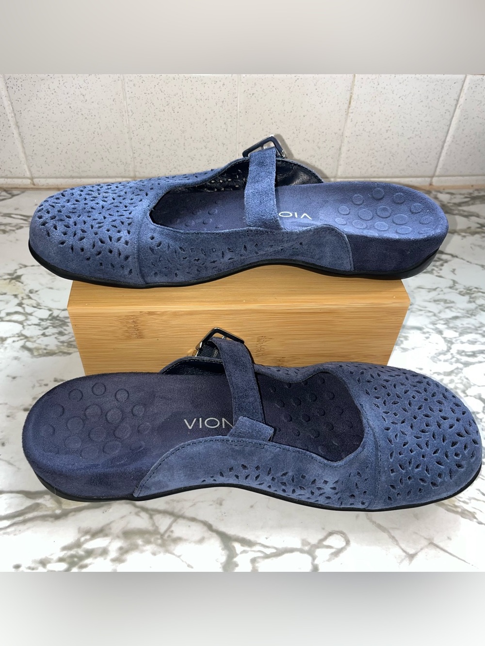 Vionic Lidia Navy Suede Perforated Mary Jane Mule. Women’s Size 9